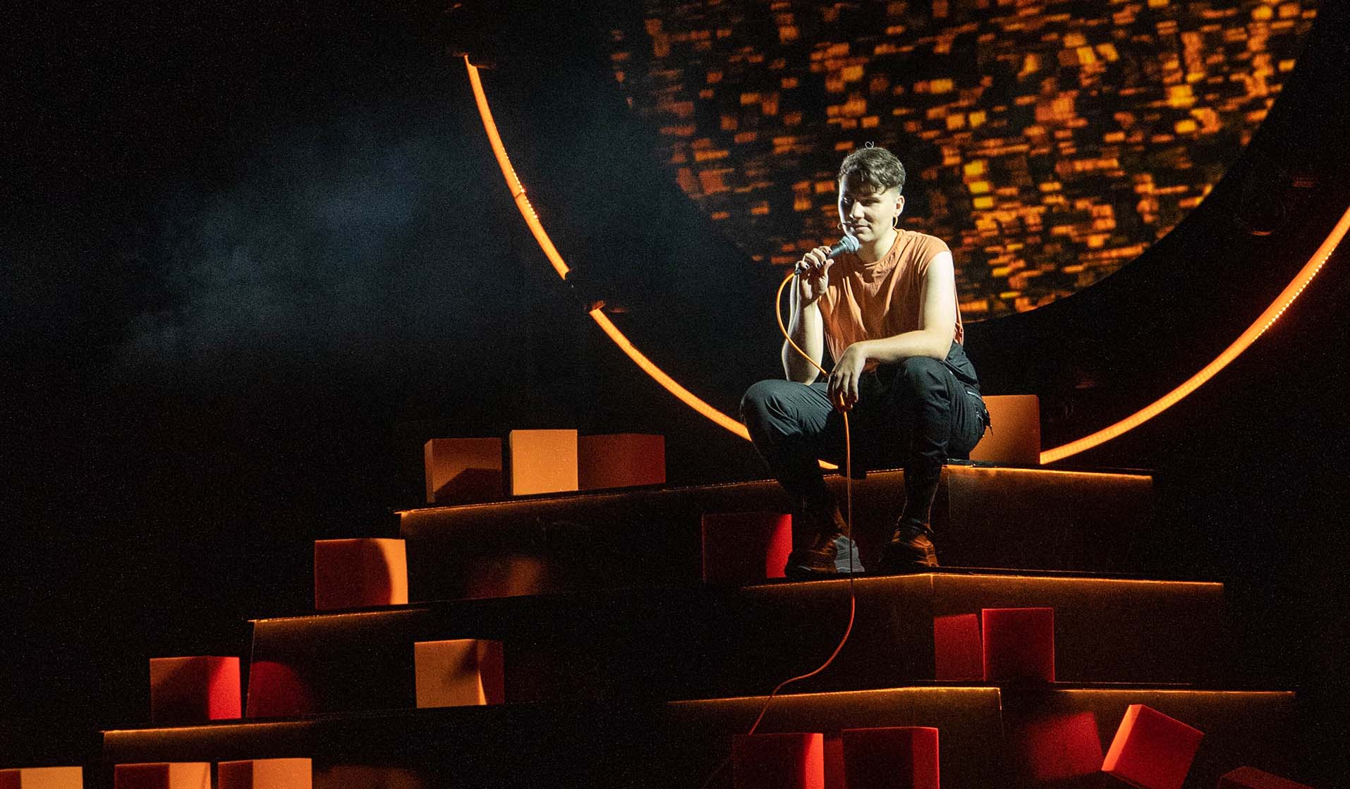 Daniel Howell on-stage performance